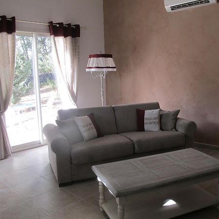 L'Oustau De Bigatie Bed & Breakfast Lambesc Bagian luar foto