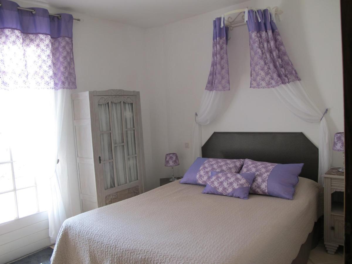 L'Oustau De Bigatie Bed & Breakfast Lambesc Bagian luar foto