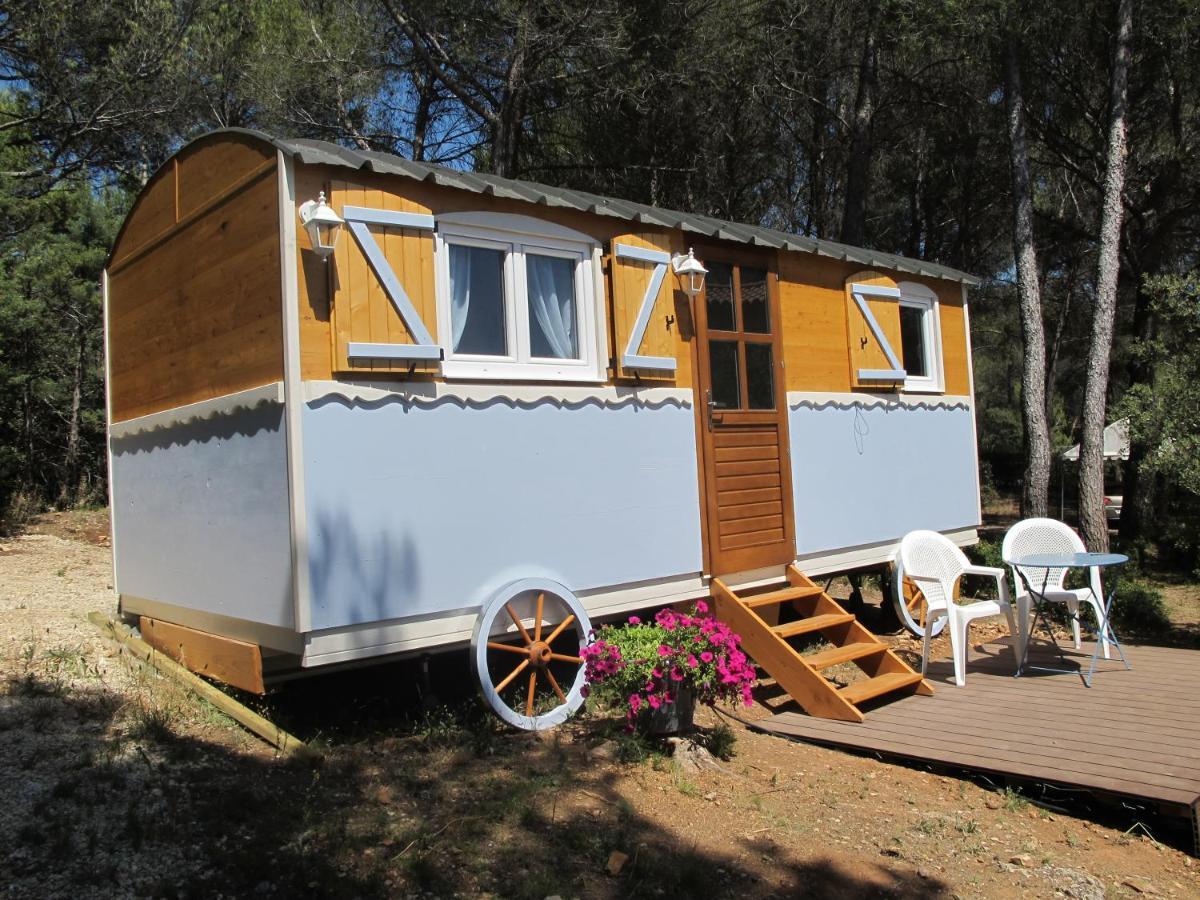 L'Oustau De Bigatie Bed & Breakfast Lambesc Bagian luar foto