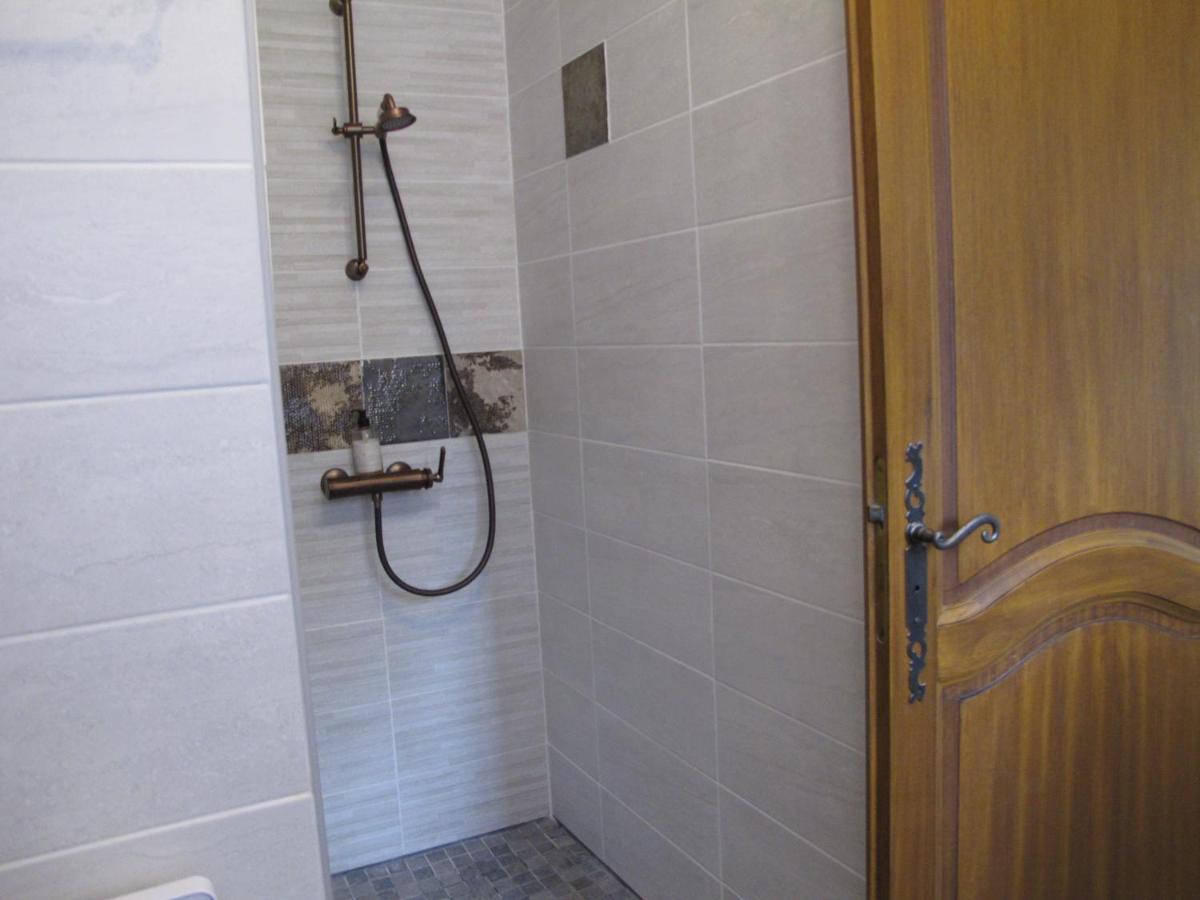 L'Oustau De Bigatie Bed & Breakfast Lambesc Bagian luar foto